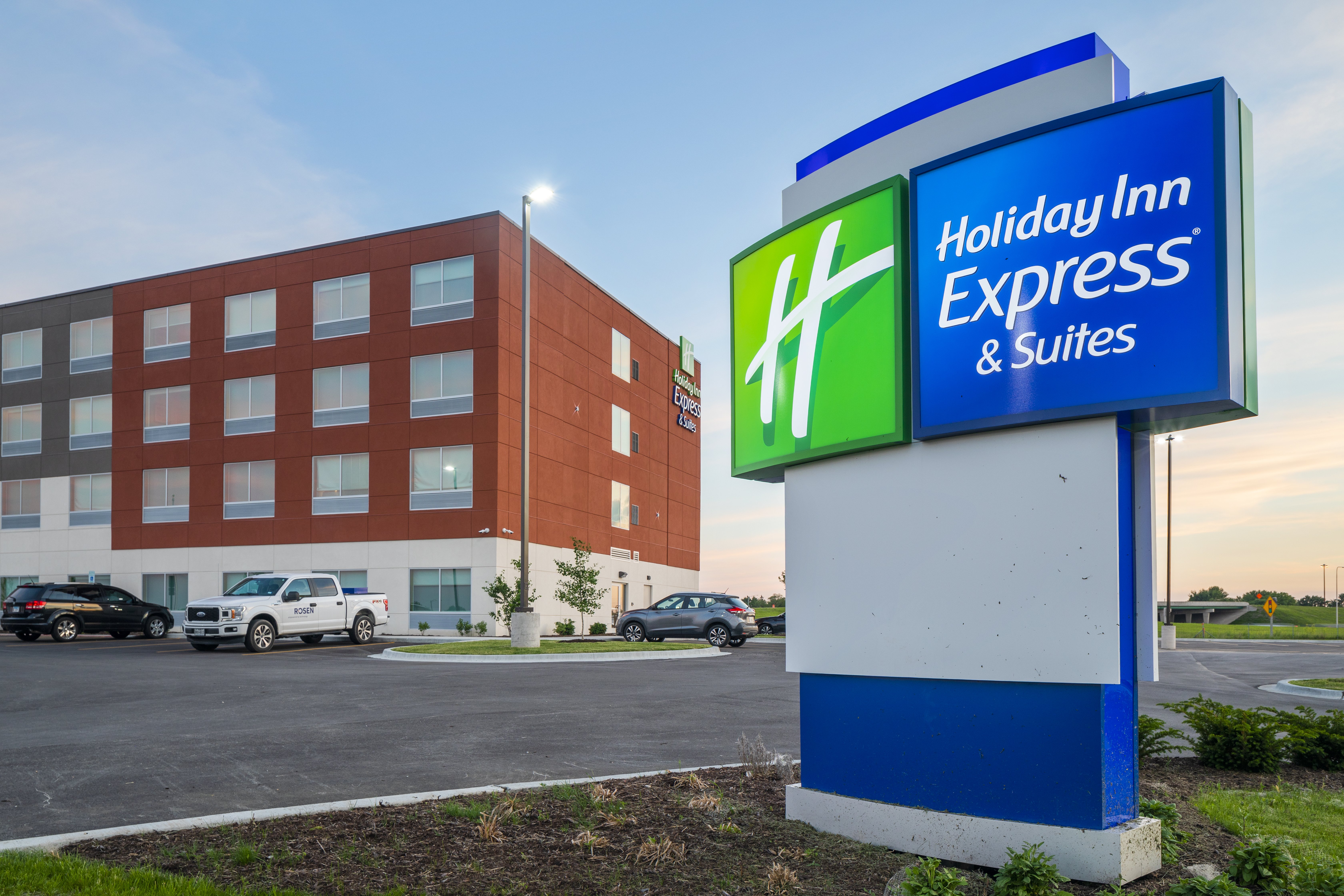 Holiday Inn Express Suites Bourbonnais East Bradley 62/67