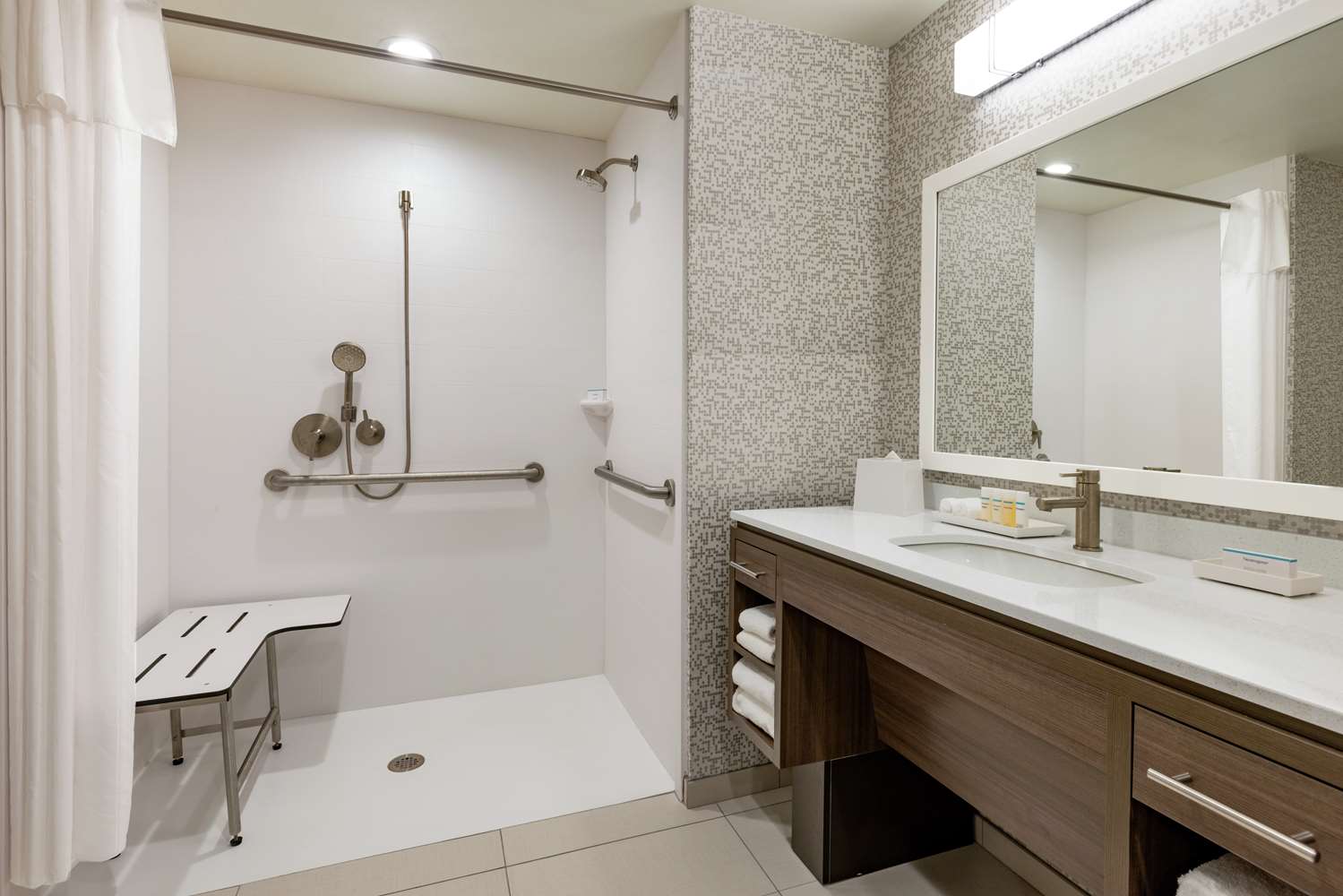Home2 Suites by Hilton New Brunswick 20/20