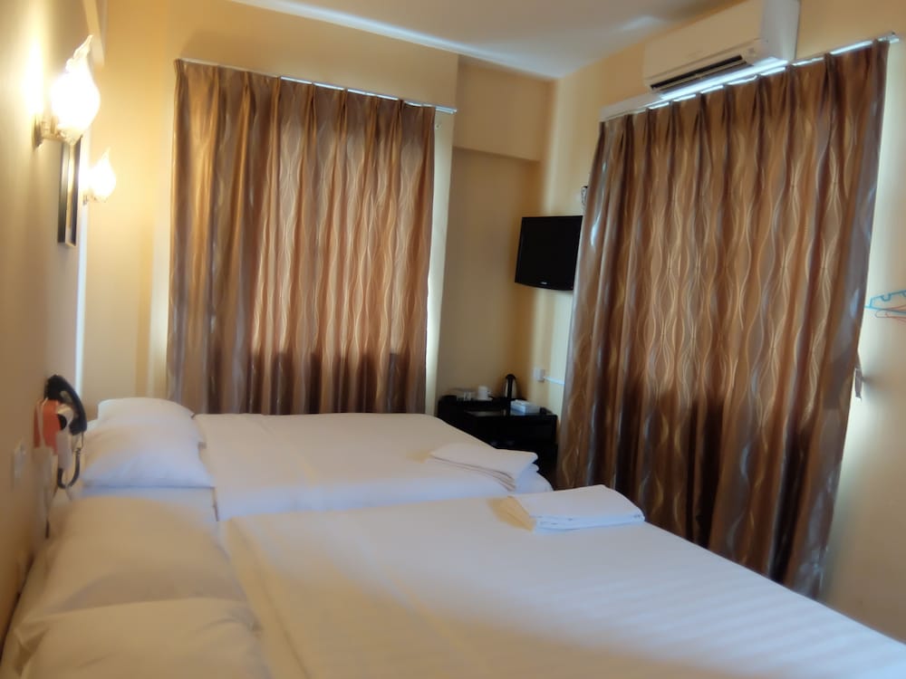 YaJu Hotel 10/22