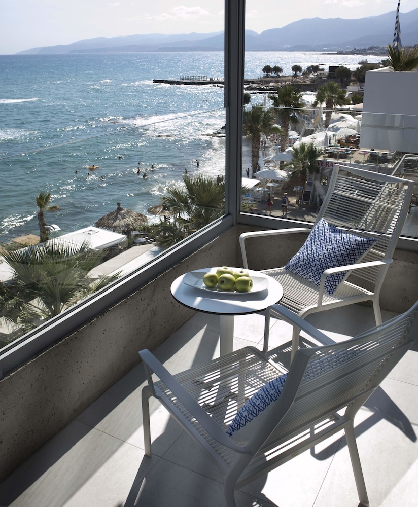 Cretan Blue Beach Hotel 51/57