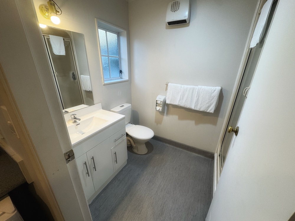 Settlers Motor Lodge 40/43
