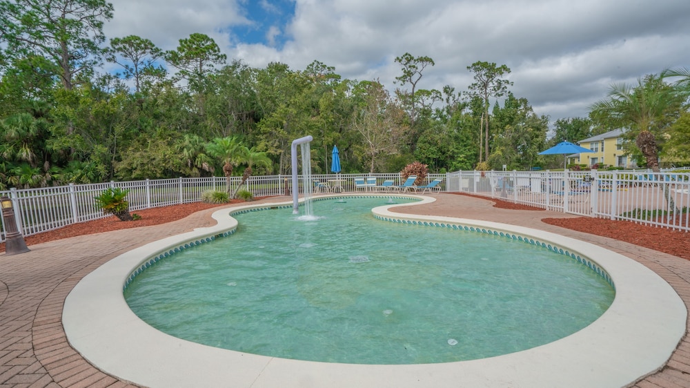 Barefoot Suites 63/69