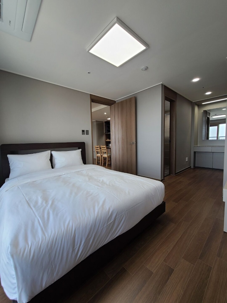 PRESIDENTIAL, SUITE, MULTIPLE BEDS, OCEAN VIEW