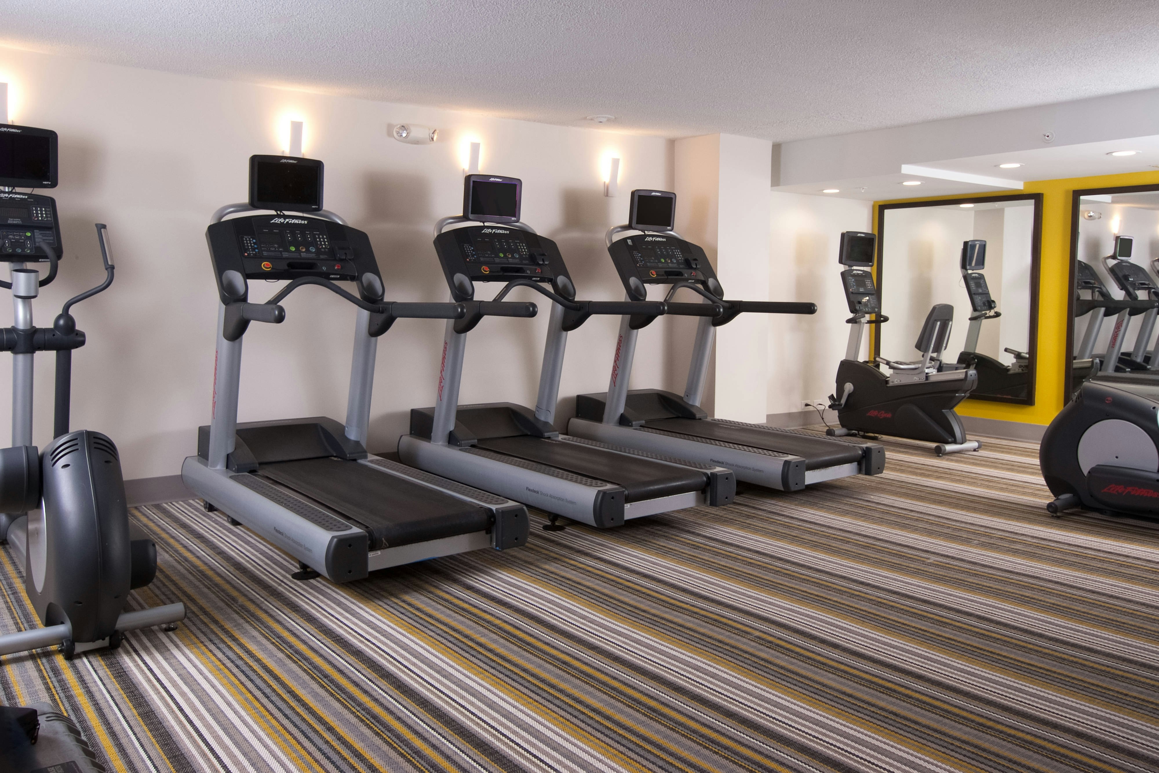 Courtyard By Marriott Miami Coral Gables 5/19