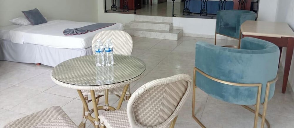 Casabella Art/Boutique Hotel 53/70