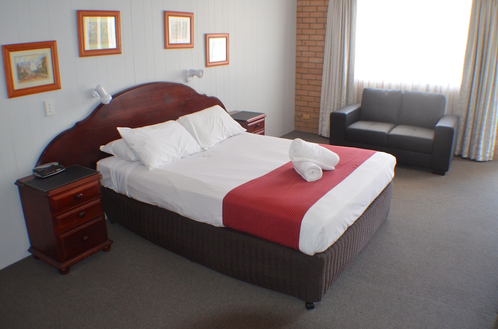 Deer Park Motor Inn And Restaurant 13/50