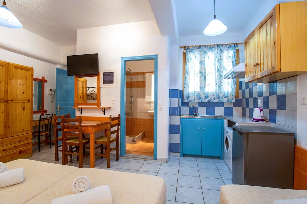 Kontaratos Studios & Apartments 31/50