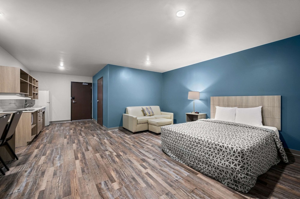 WoodSpring Suites Dearborn - Detroit 9/34