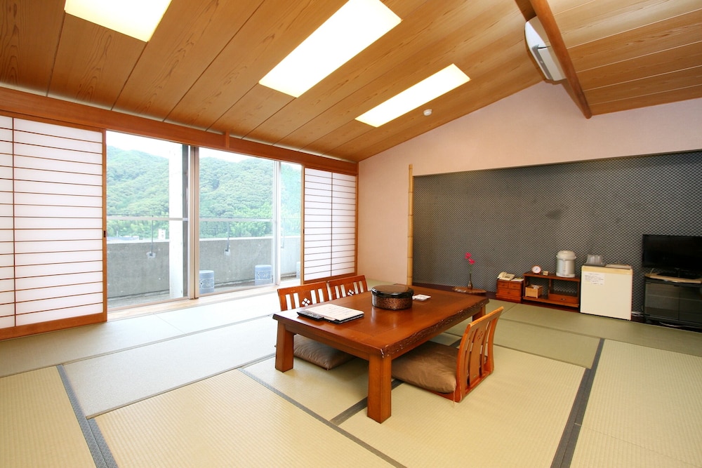 HOTEL SEIRA SHIMANTO 20/28