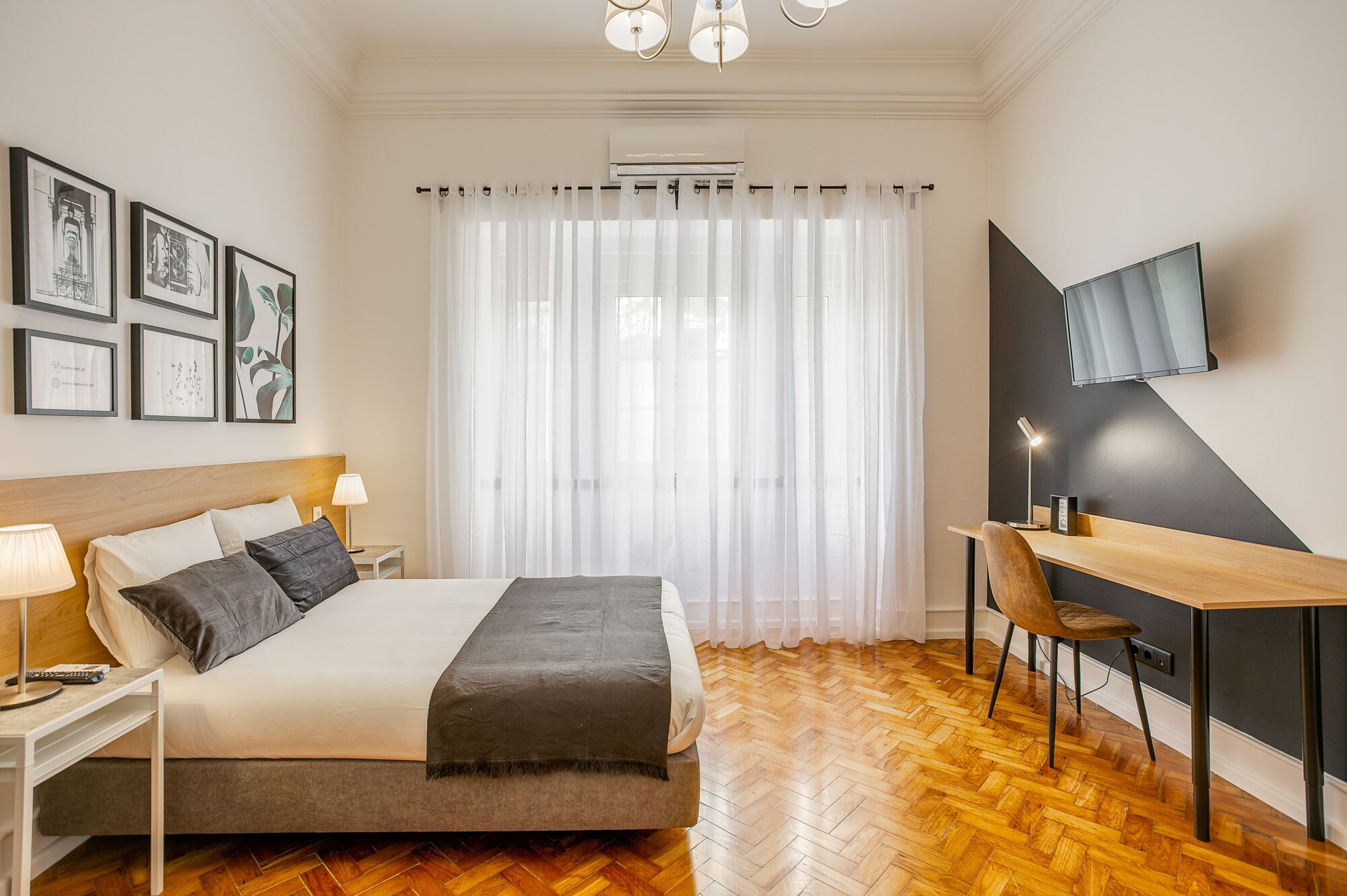 FAMILY SUITE, DOUBLE BED, PRIVATE BATHROOM, SOFA