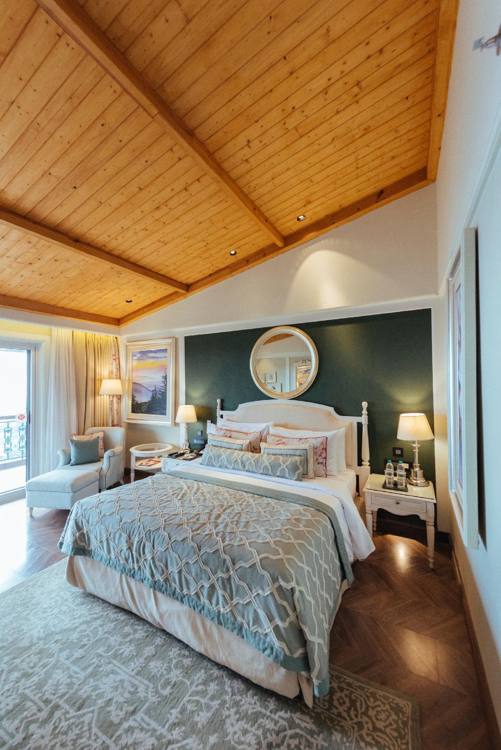 Premium, King Bed, Valley View