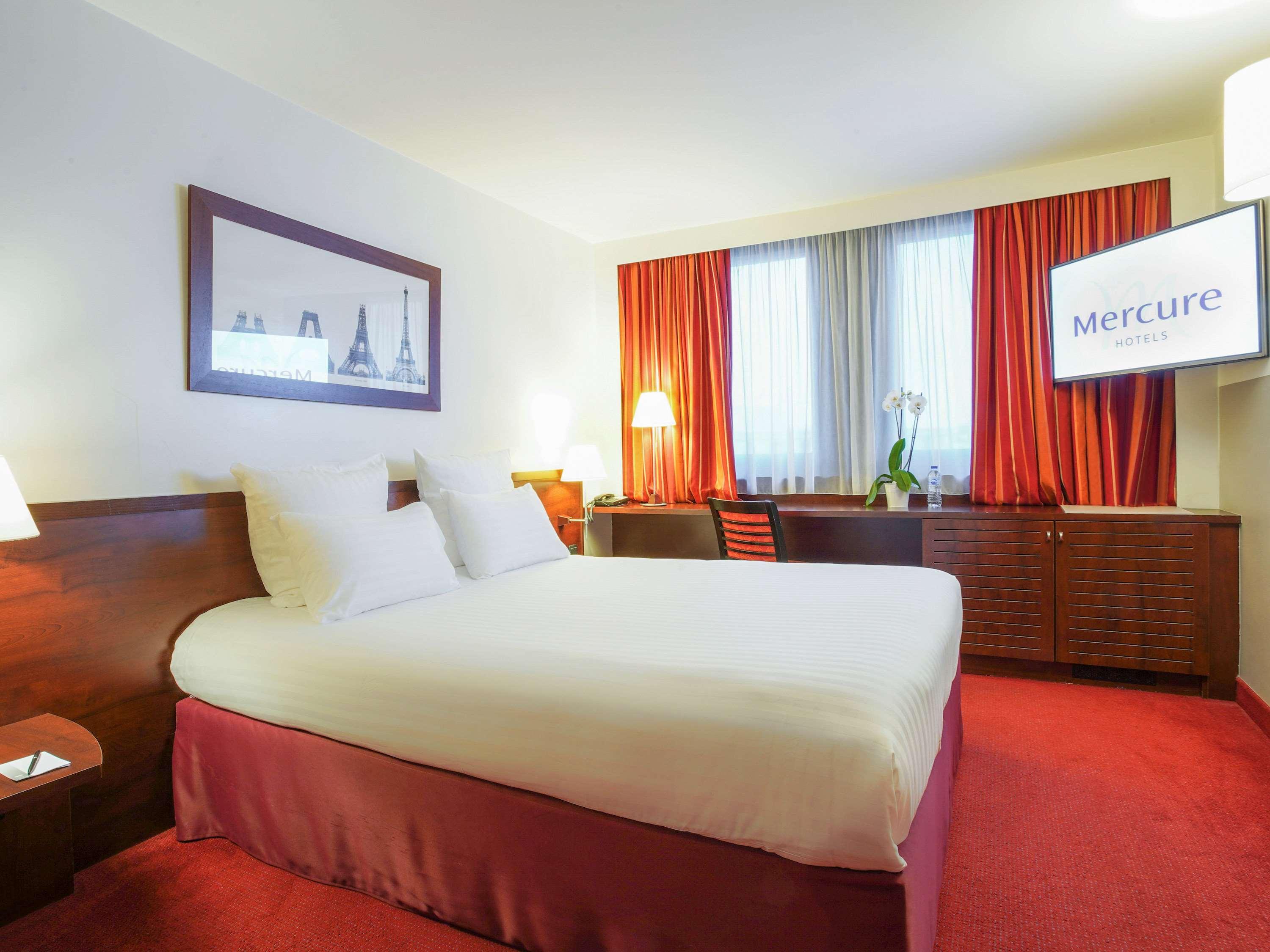 Superior, Double Bed, Eiffel View