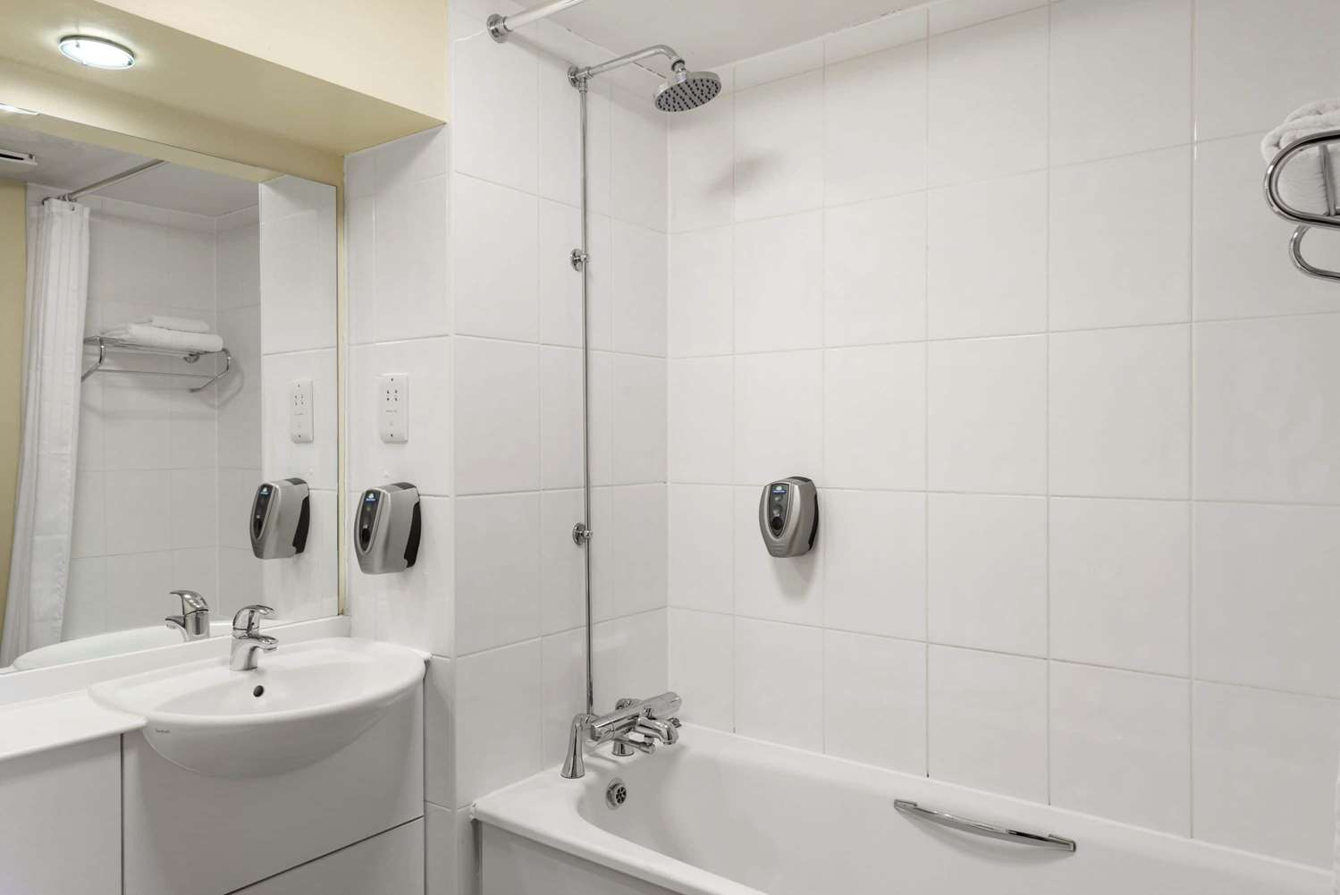 Days Inn by Wyndham Hamilton 8/9