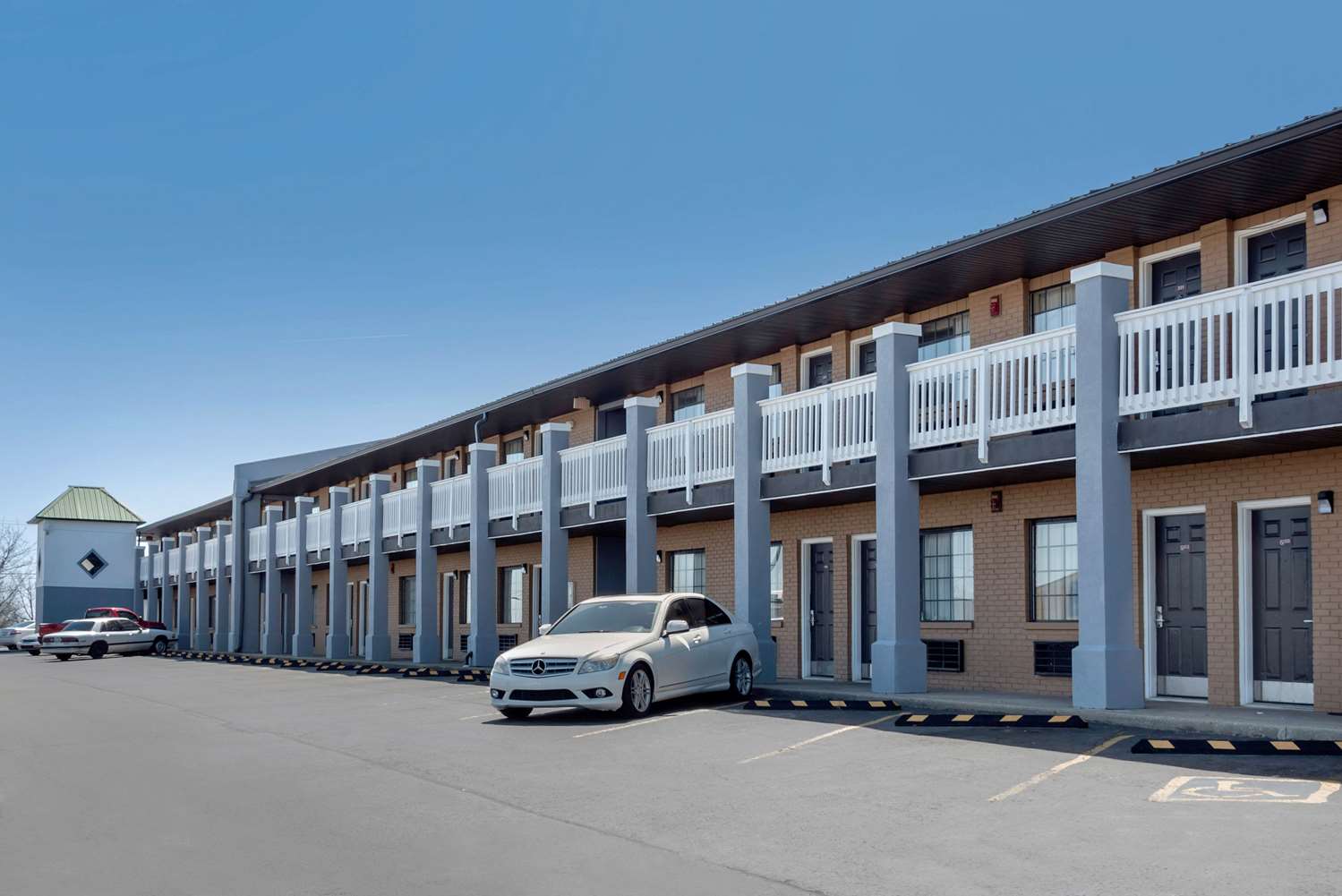 Econo Lodge Lexington Southeast 28/28