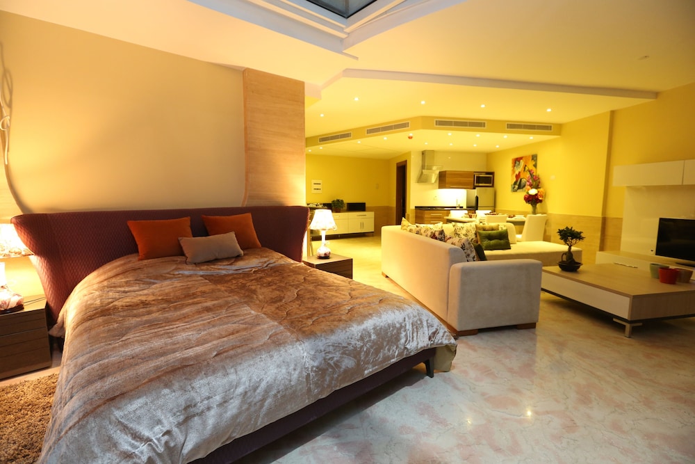 DELORA HOTEL AND SUITES 16/65