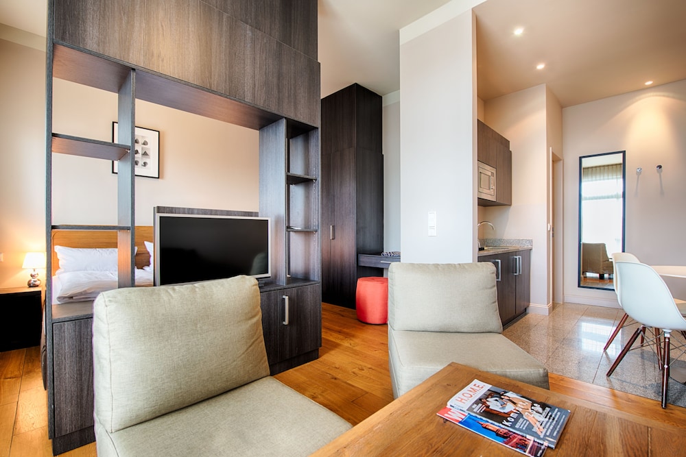 Mondrian Suites Berlin Checkpoint Charlie 61/80