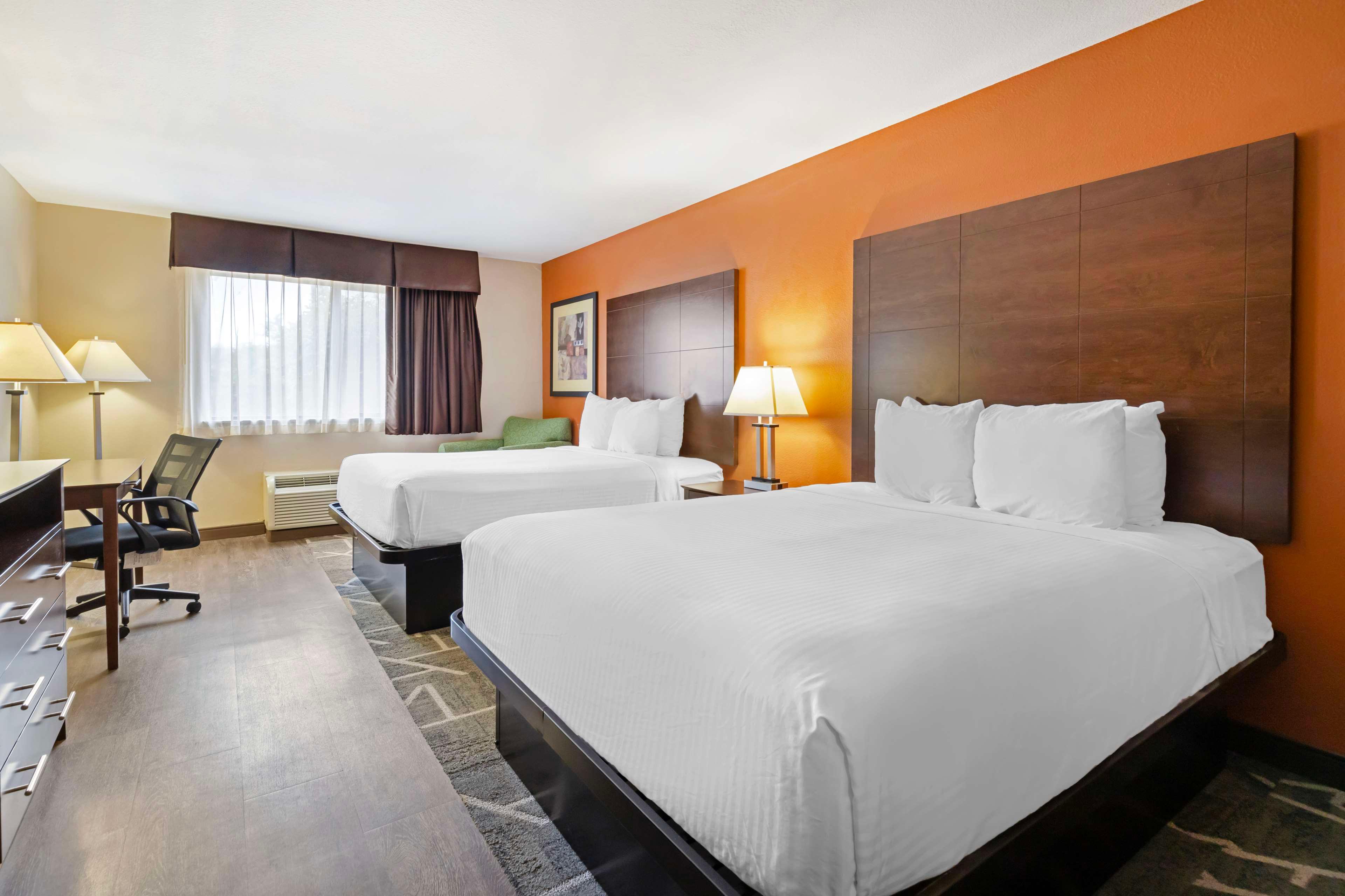 Room, 2 Queen Beds, Exterior Entrance, Accessible