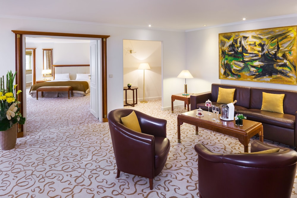 Hotel Bristol Berlin 46/84