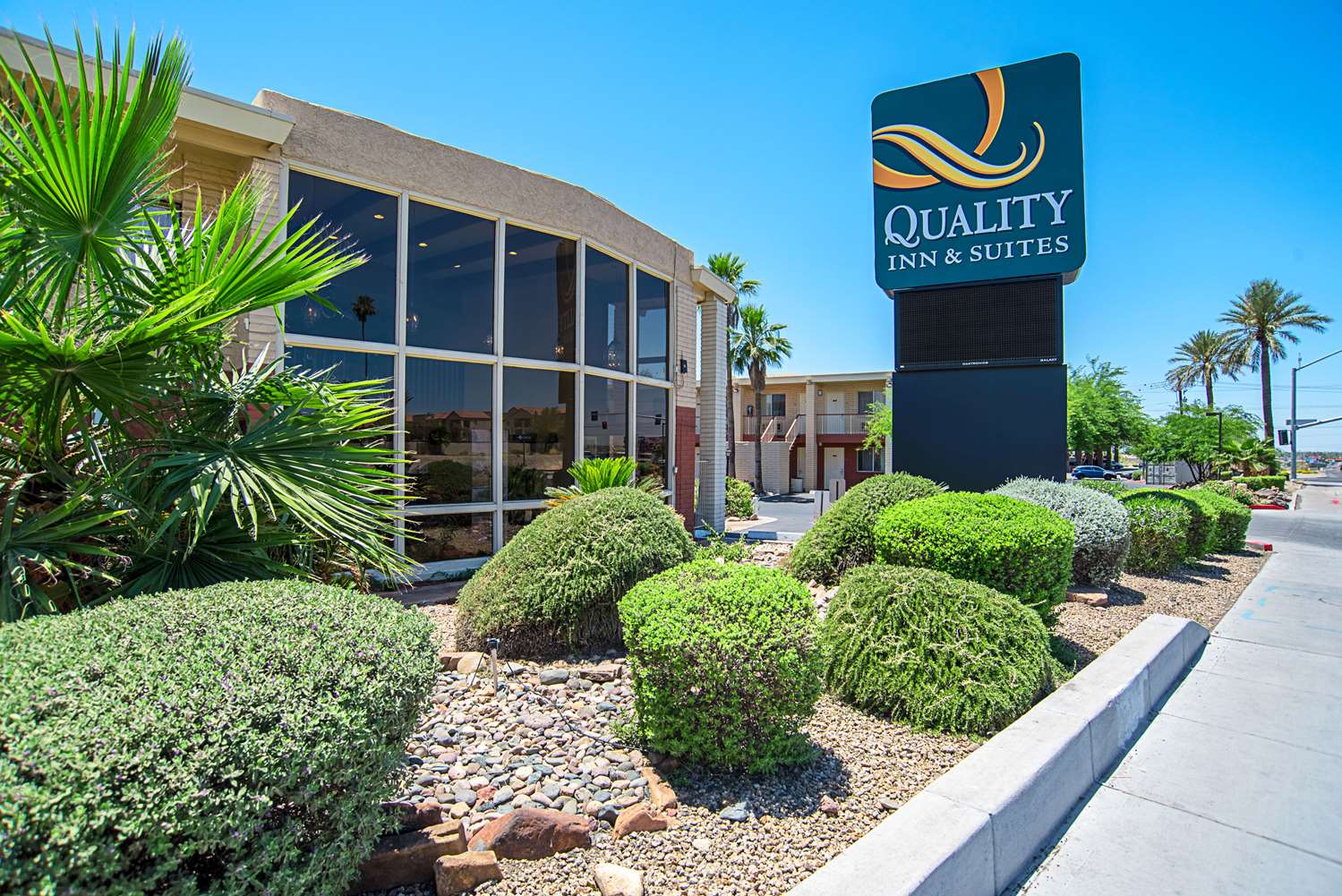 Quality Inn & Suites Phoenix NW - Sun City 17/18