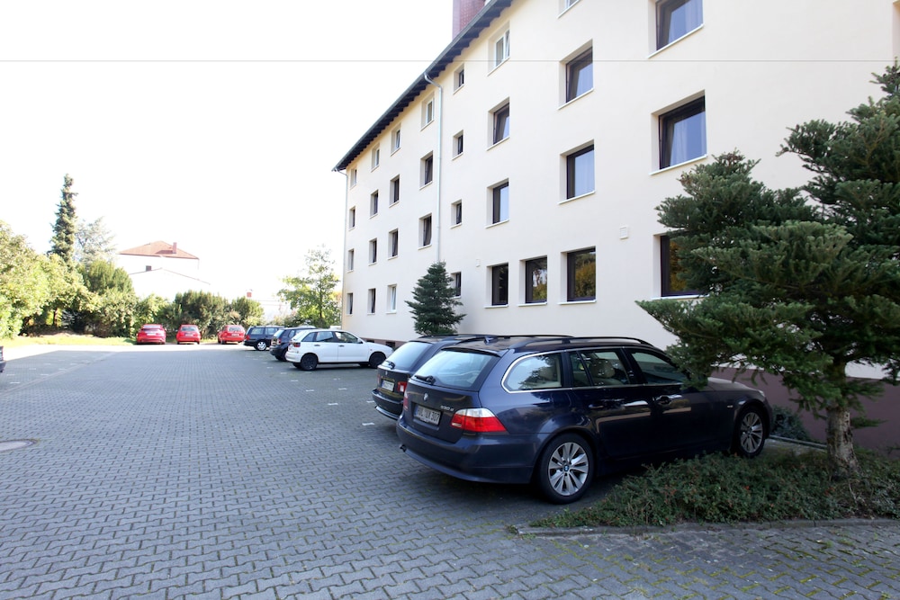 AIRPORT HOTEL WALLDORF 27/31