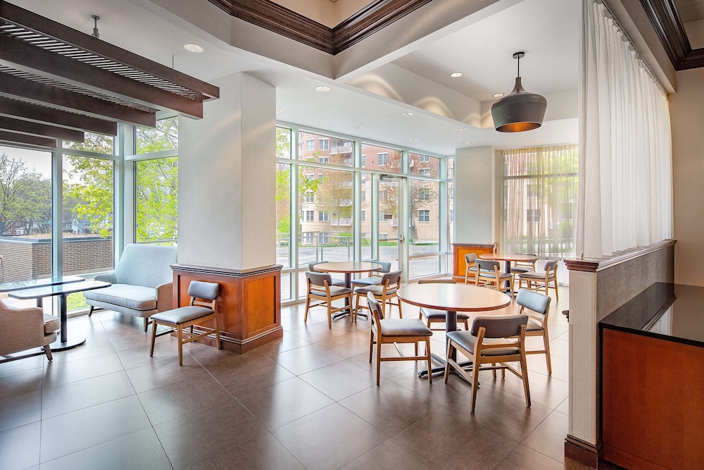 Hyatt Place Madison Downtown 42/62