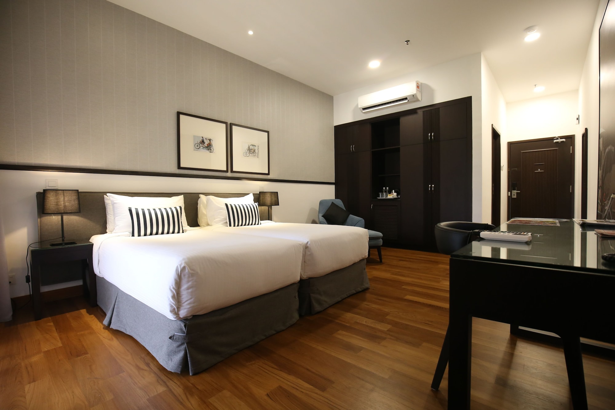 Deluxe Suite