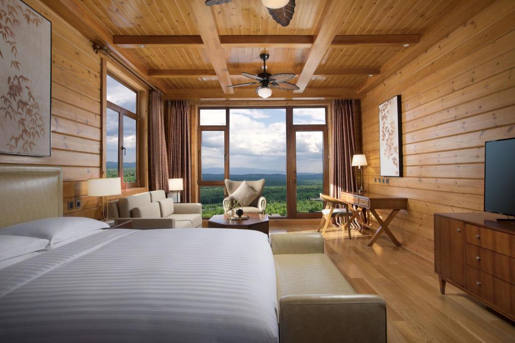 Swiss Select, King Bed, Mountain View, Villa Area، Swissotel Resort Changbaishan 3/7