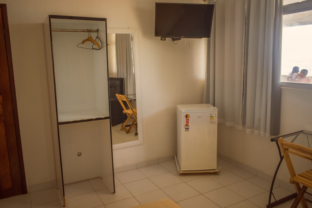 HOTEL 5 SOIS 50/50