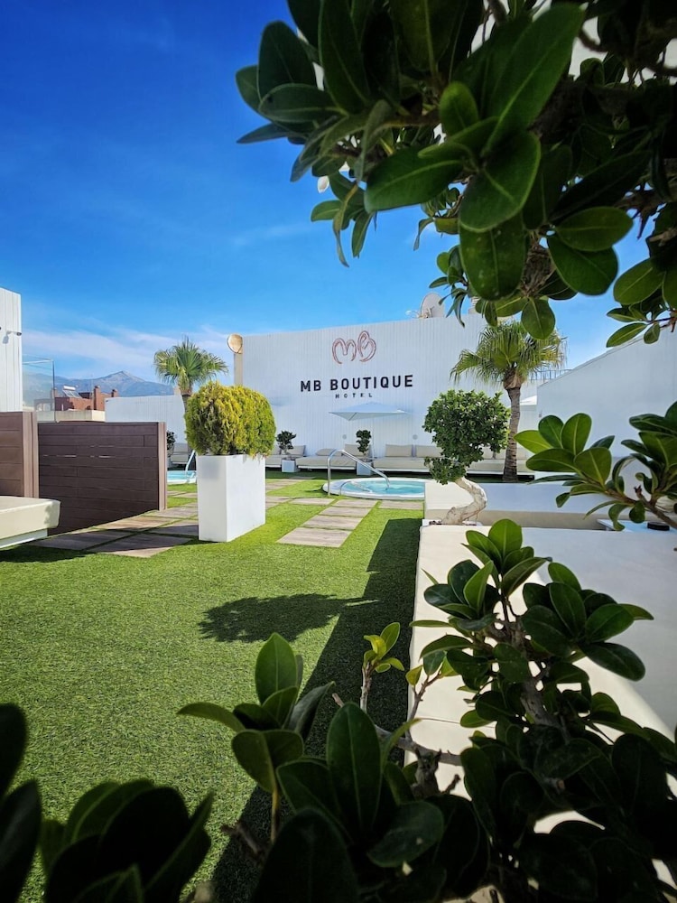 MB BOUTIQUE HOTEL 41/50