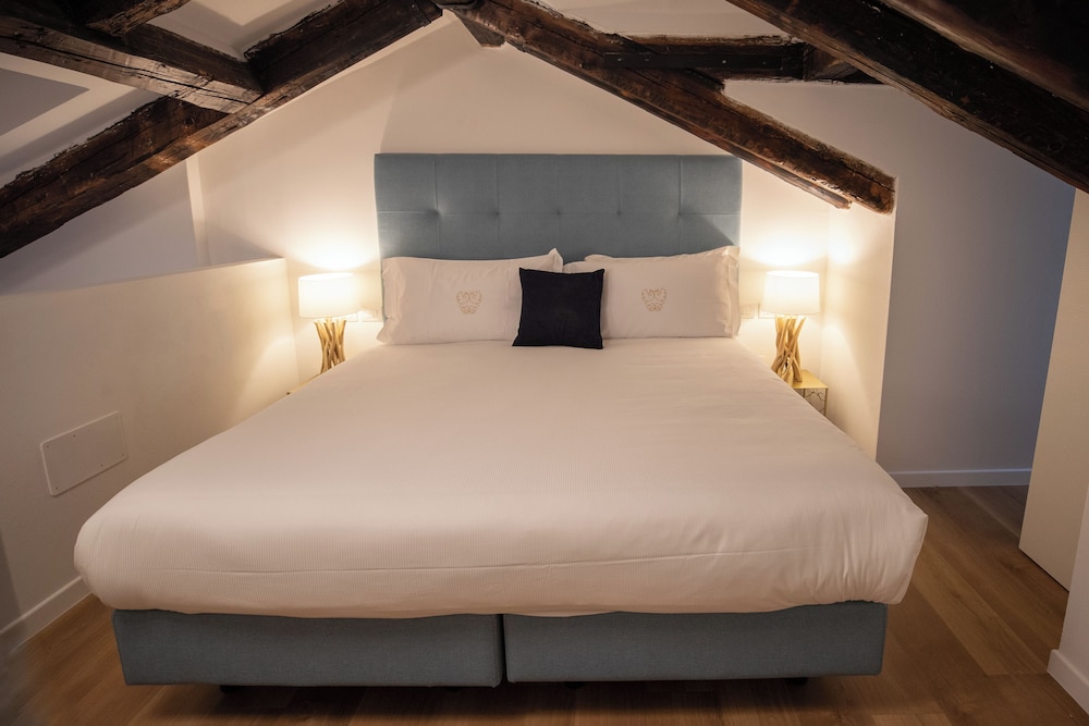 Hotel Duchi Vis A Vis 20/62
