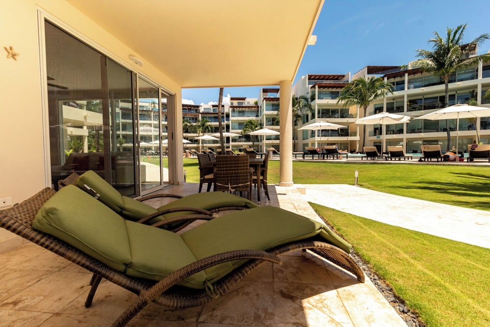 The Elements Oceanfront & Beachside Condo Hotel 48/50