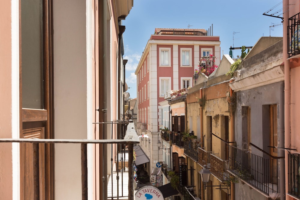 Arcobaleno Rooms 56/61