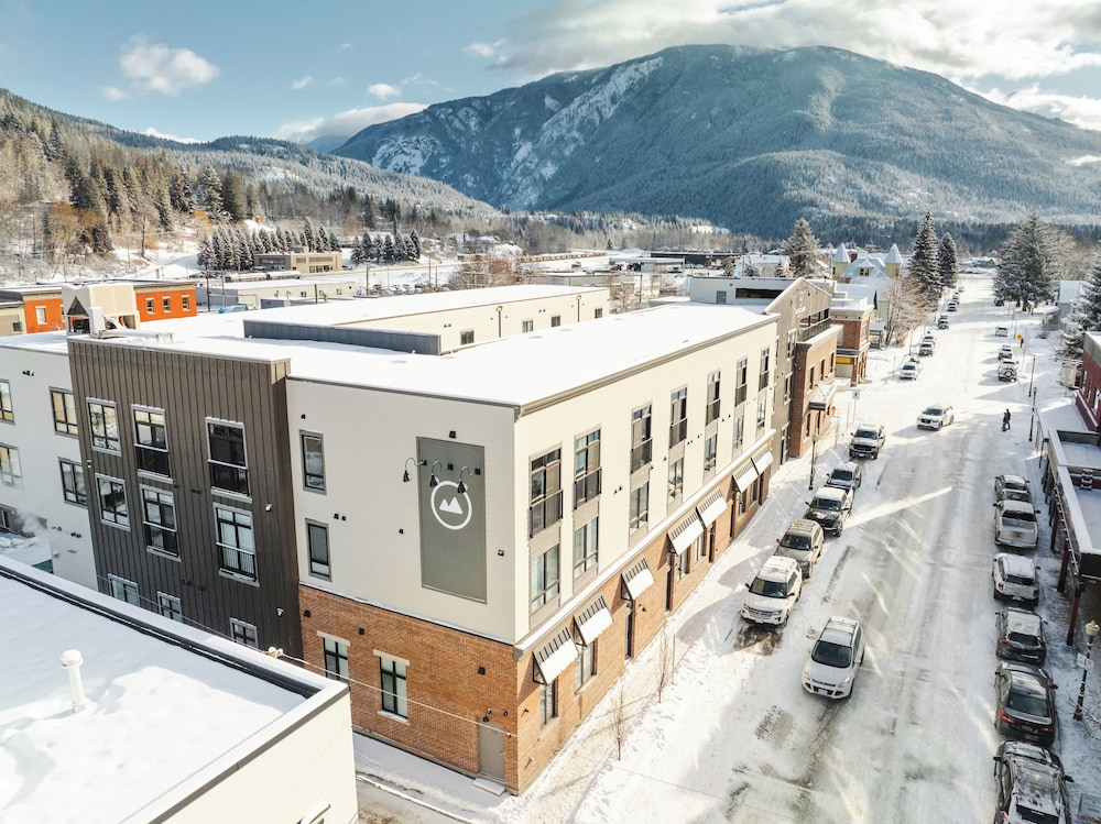 Basecamp Suites Revelstoke 2/50