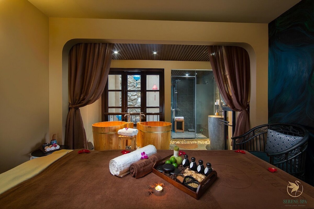 THE WATSON PREMIUM HALONG HOTEL 24/50