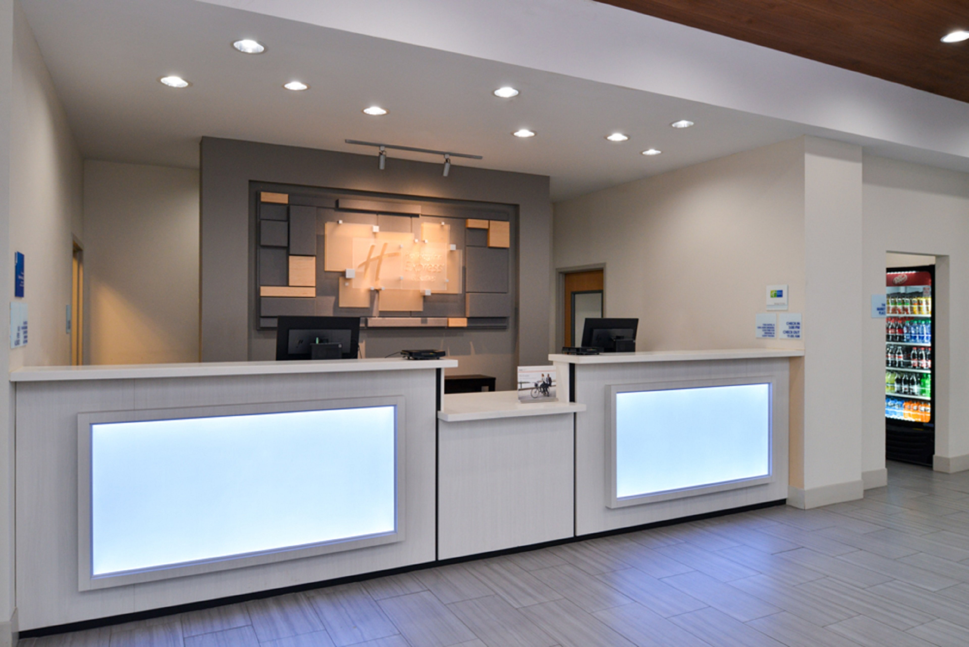 Holiday Inn Express Hotel And Suites La Place 7/50