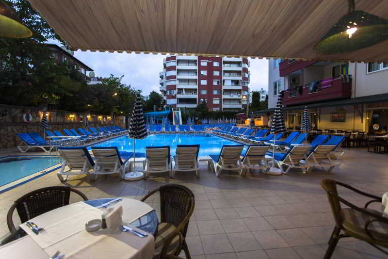 Club Big Blue Suite Hotel 38/50