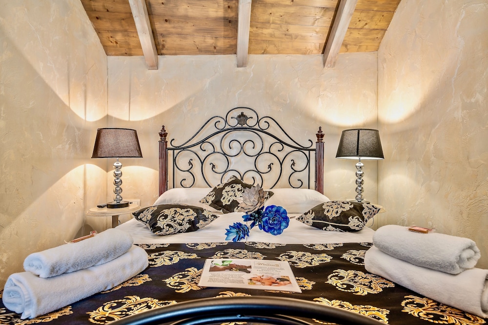 Historic Plaza Varos Split - Adults Only 47/57