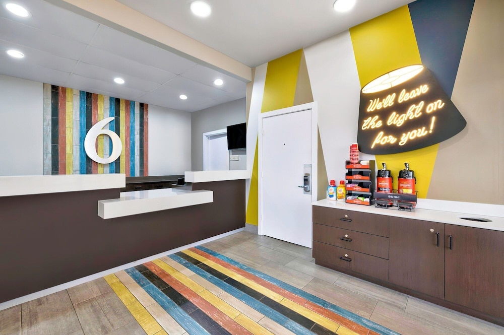 Lobby at Motel6 Plano, TX - Plano Northeast, PLANO - TX
