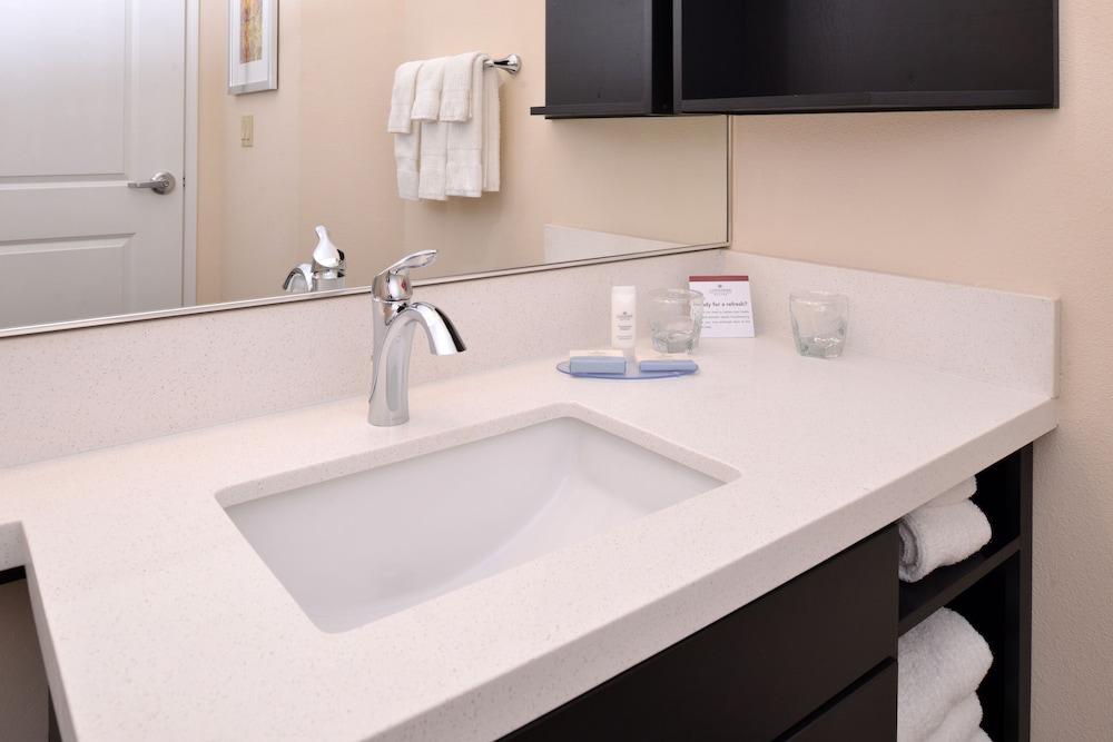 Candlewood Suites Morgantown Univ West Virginia 23/61