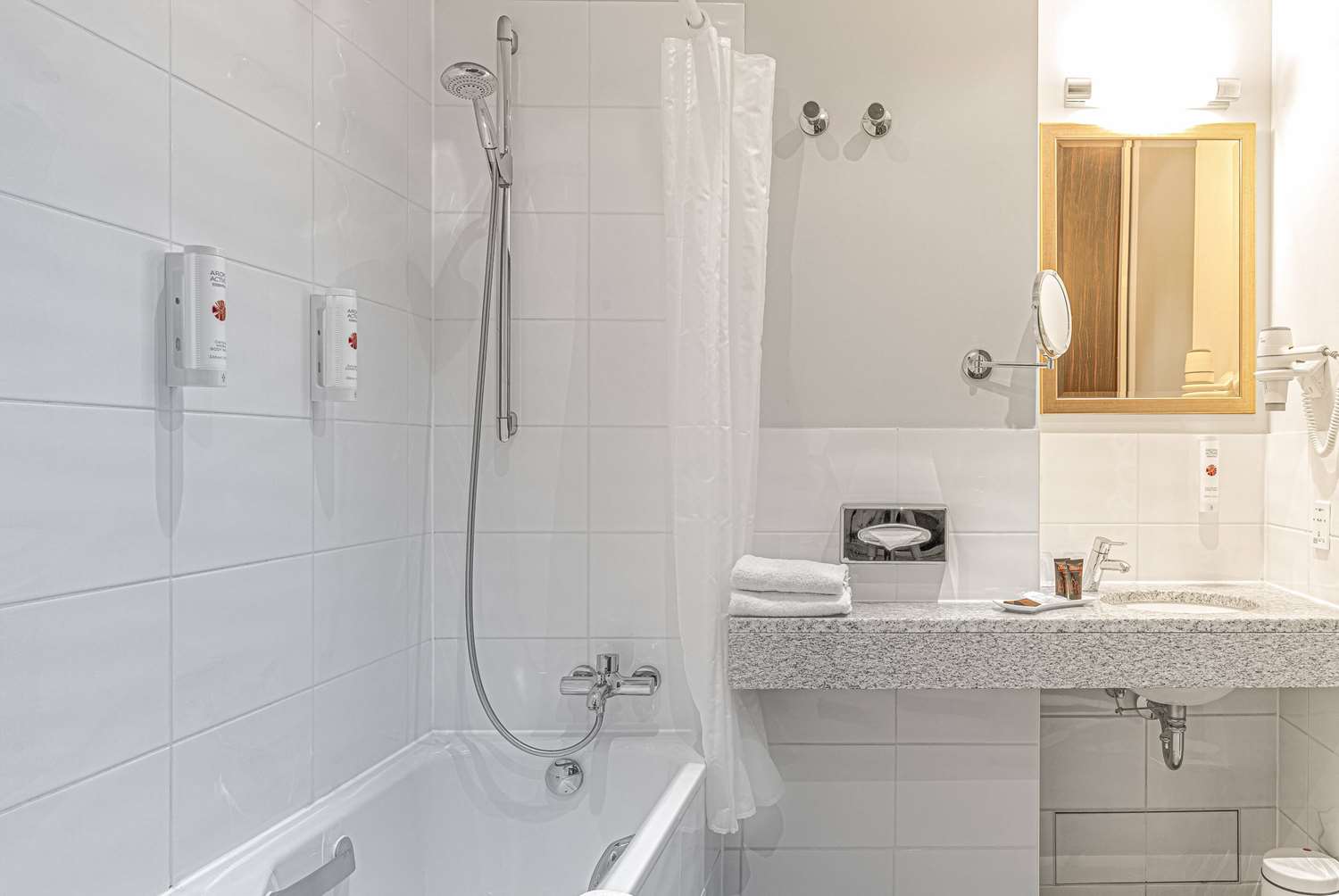 Ramada By Wyndham Frankfurt Central Station 31/35