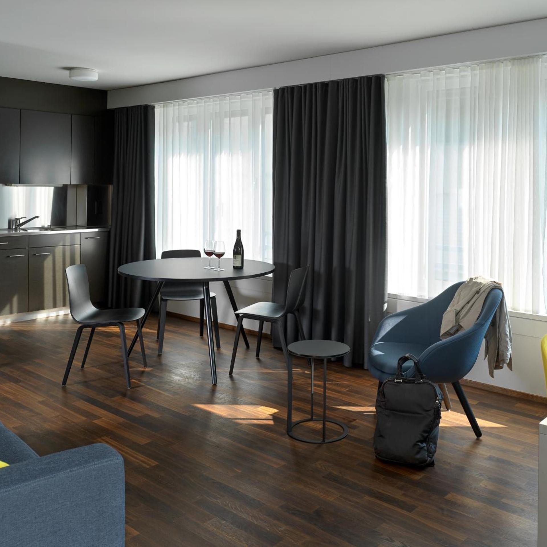 Parkhotel Zug 45/52