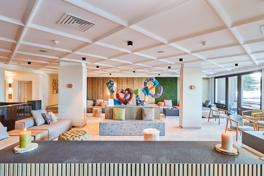 Victoria Hotel & Residence 32/50