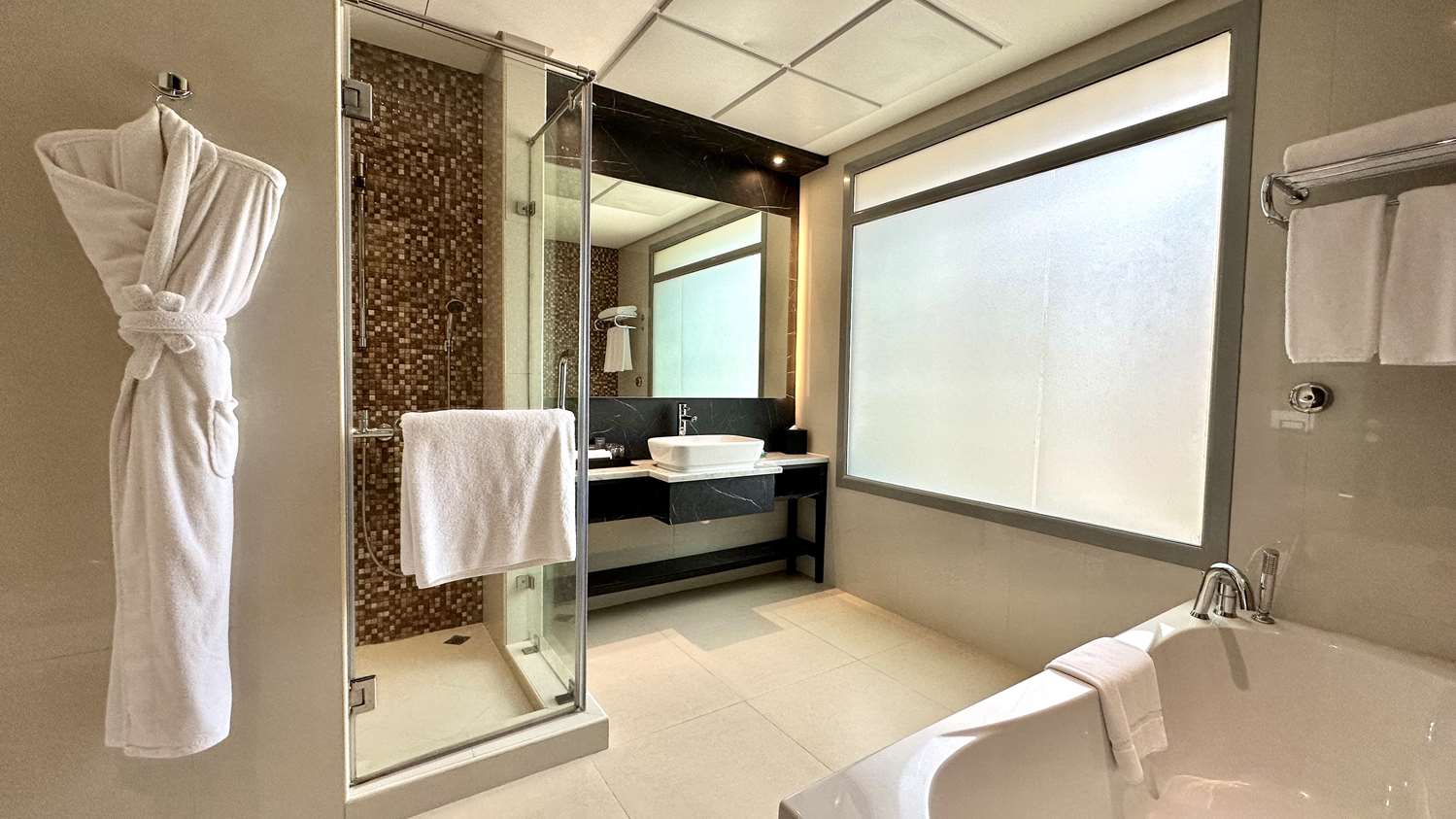 The K Hotel, WorldHotels Distinctive 46/47