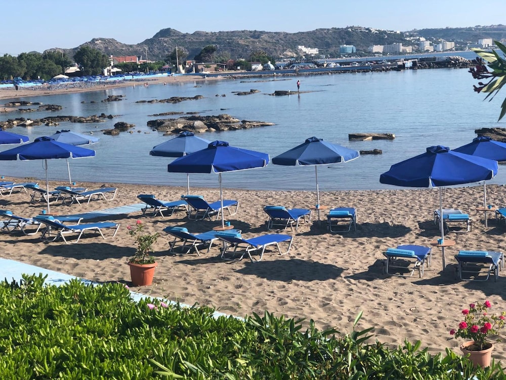 Elpida Beach Studios 52/57