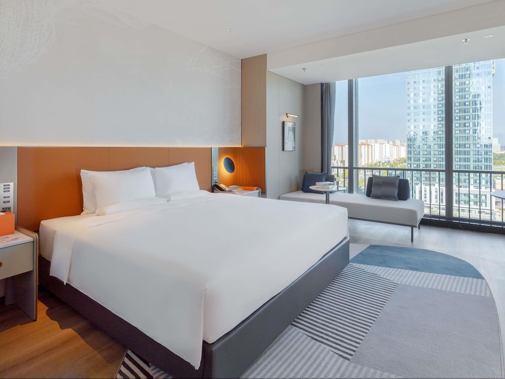 SUPERIOR, KING BED