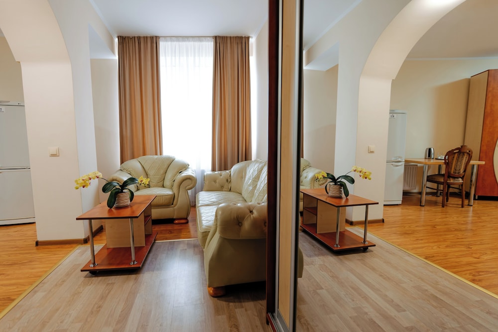 Villa Arus Hotel 52/63