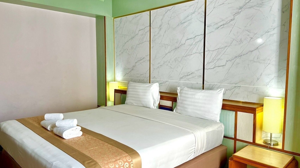 Asian Hotel Hatyai 21/72