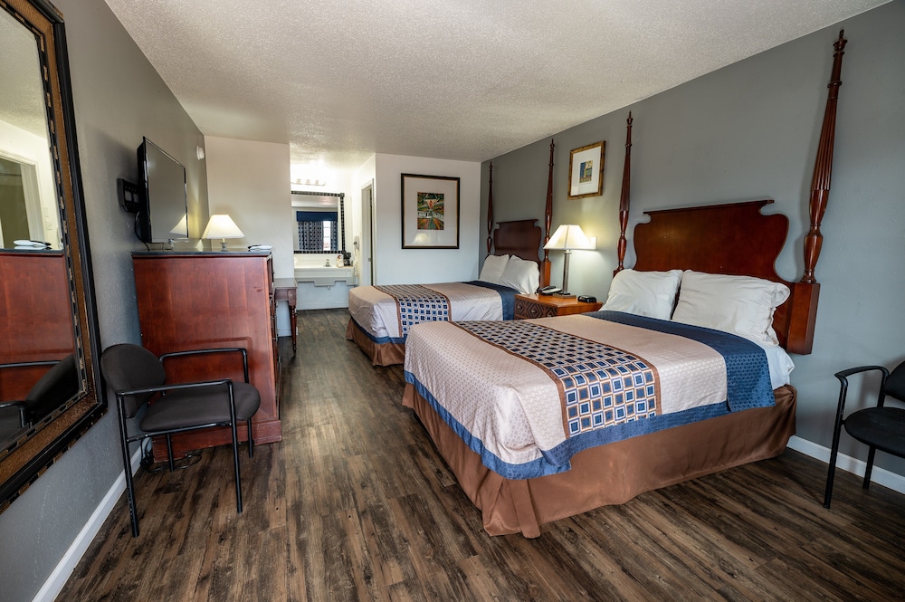 Americas Best Value Inn & Suites - Russellville 17/32