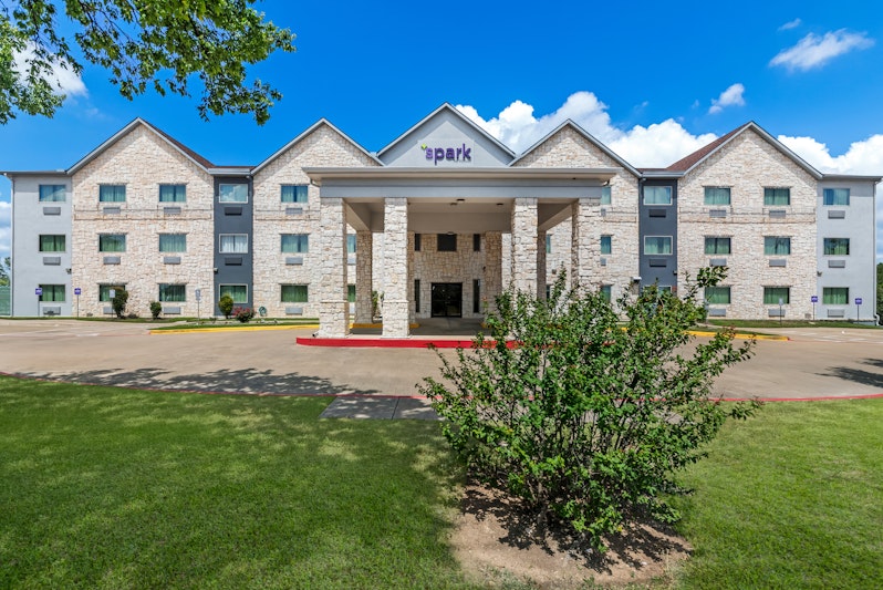Spark by Hilton Round Rock 16/18