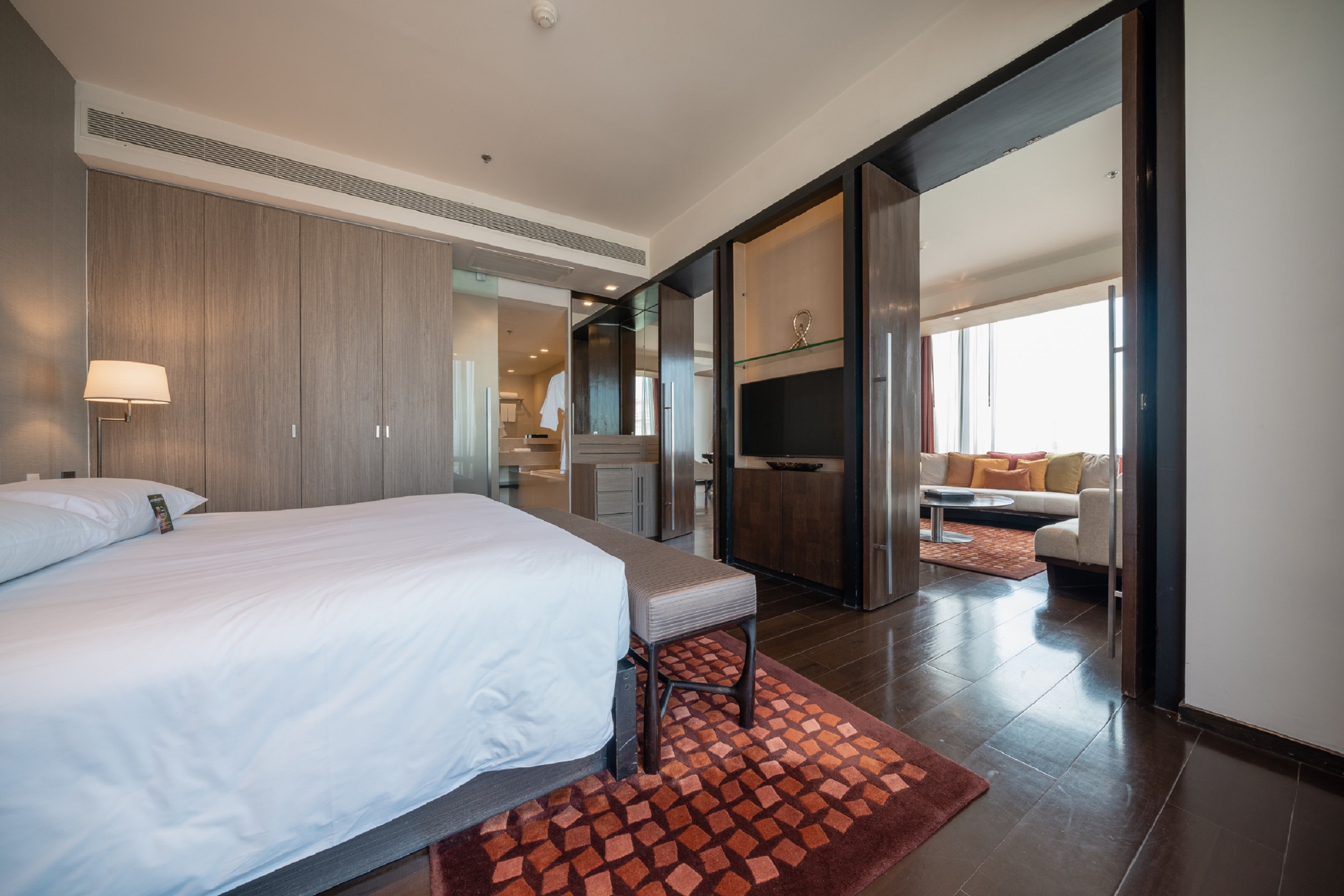 Club, Executive, Suite